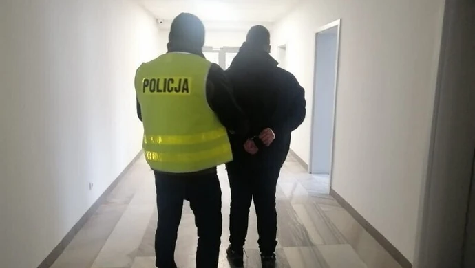 Demolował zaparkowane pojazdy