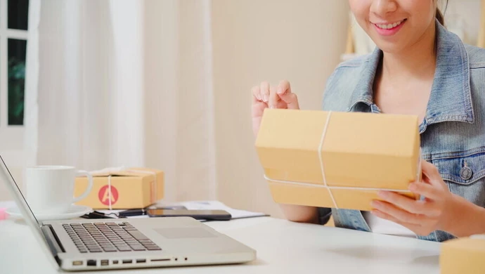 Nadajesz paczki do Niemiec? Tych produktów nie wolno Ci w nich umieszczać!