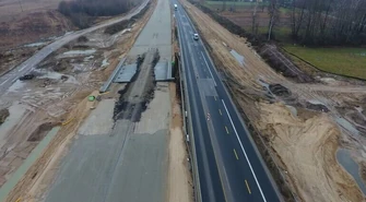 Remont nawierzchni na budowanej A1 między Piotrkowem a Kamieńskiem