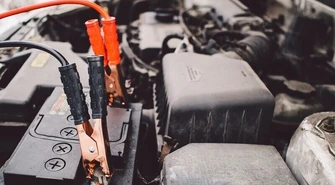 Szykują się rekordowe mrozy. Co zrobić, gdy auto nie odpali?