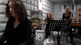 Uczennice piotrkowskiej szkoły muzycznej nagrały teledysk (FILM)