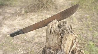 Biegał po mieście z nunczako i maczetą