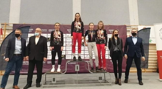 Świetny początek sezonu zapaśników AKS