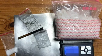 Kobieta zatrzymana ze znaczną ilością narkotyków. Dwie osoby aresztowane