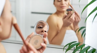 Jak nakładać rozświetlacz na twarz, kilka praktycznych porad