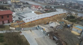 W Sulejowie przesuwali kładkę (FILM)