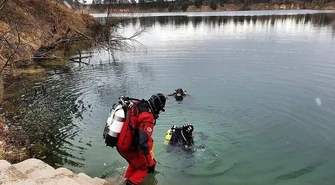 Strażacy nurkowali na Wapiennikach