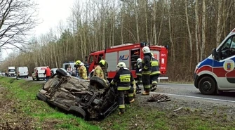 Dachowanie pojazdu na DK74