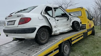 Ciężarówka zderzyła się z samochodem osobowym