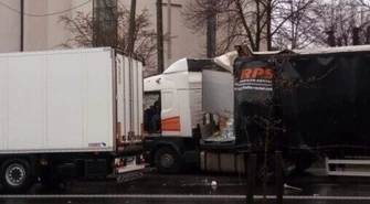 Ciężarówka wjechała w płot kościoła