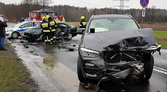 Dwie osoby ranne po czołowym zderzeniu