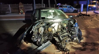 Dwie osoby ranne po wieczornym zderzeniu osobówek