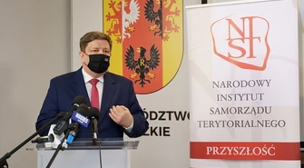 Kwiaty i wyróżnienia dla młodych - zdolnych