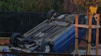 Dachowanie samochodu na Zalesickiej w Piotrkowie