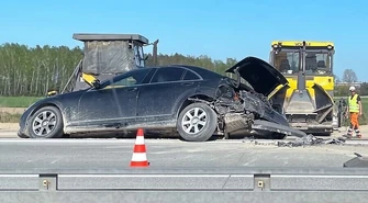 Dwa auta zderzyły się na A1 pod Piotrkowem (ZDJĘCIA)