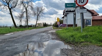 Kto naprawi drogę i kto wybuduje kanalizację?