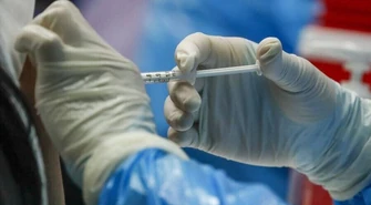 Od poniedziałku ruszają zapisy na szczepienia przeciw COVID-19 dla osób w wieku 16 i 17 lat