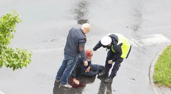 Mężczyzna potrącony na przejściu dla pieszych