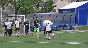 W lidze amatorskiej faworyci oddalili się od reszty stawki. Jeszcze bardziej