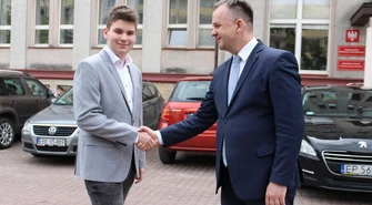 Ratował kierowcę autobusu. Teraz 14-letniego piotrkowianina uhonorowało miasto