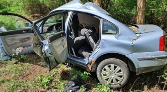 Uderzył passatem w drzewo. Interweniować musiał śmigłowiec LPR