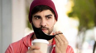 COVID-19: W kraju mniej niż tysiąc zakażeń