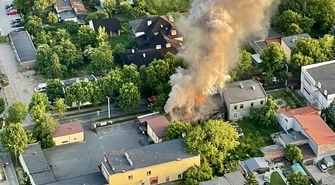 Pożar pustostanu na Garbarskiej w Piotrkowie (FILM)