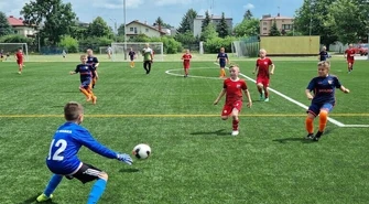 Młodzi piłkarze rywalizują w Piotrkowie