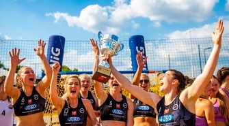 Szczypiornistki i szczypiorniści z Piotrkowa bezkonkurencyjni na piachu