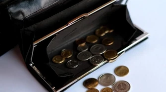 Badanie: ponad 40 proc. Polaków pod wpływem pandemii chce ograniczać wydatki