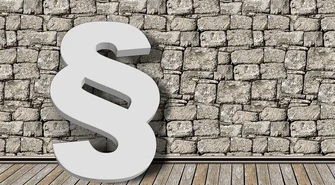 Policjant potrącił pieszą i odjechał z miejsca zdarzenia