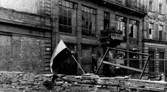77 lat temu w Warszawie wybuchło powstanie &#8211; największa akcja zbrojna podziemia w okupowanej przez Niemców Europie