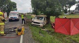 Wypadek na DK 42. Zginął kierowca busa