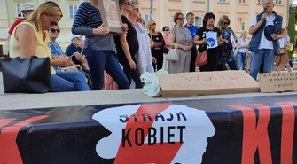 Kolejny protest przeciwko ustawie Lex Anty &#8211; TVN (FILMY)