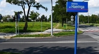 Nowy chodnik i ścieżka rowerowa przy Żelaznej w Piotrkowie