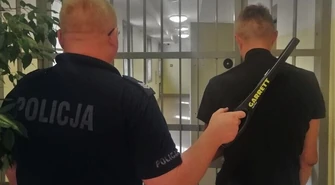 Niszczył pojazdy na parkingu. Był kompletnie pijany