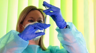 Czy pracodawca może zmusić do szczepienia?