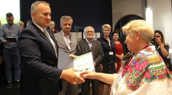 Ser, krówka konopna i miód z bakaliami &#8211; produkty prosto z serca (GALERIA)