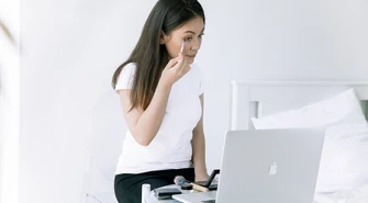 Odżywka do rzęs z drogerii, czy ze sklepu online?