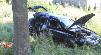 Wypadł samochodem z drogi i trafił do szpitala