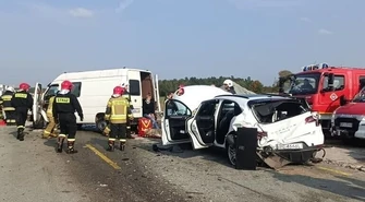 Poważny wypadek pod Piotrkowem i płonący radiowóz