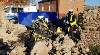 Uderzył w ogrodzenie plebanii. Zginął na miejscu (AKTUALIZACJA)