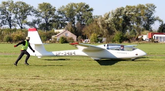 Piloci przy silnym wietrze rywalizowali o Puchar Dyrektora AZP