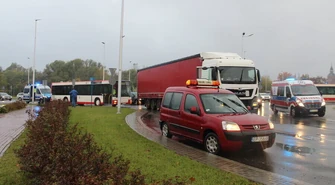 Stłuczka na rondzie Sulejowskim