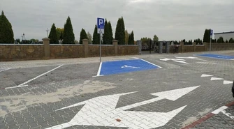 Parking przy cmentarzu w Bujnach już gotowy