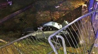 Pijany kierowca zakończył jazdę w rzece