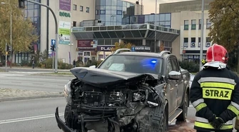 Groźne zderzenie w centrum Piotrkowa. Duże utrudnienia (ZDJĘCIA)