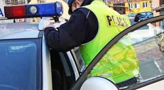 Potrącił pieszego i uciekł. Policja szuka świadków