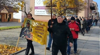 Męski Publiczny Różaniec po raz 32. przeszedł ulicami Piotrkowa