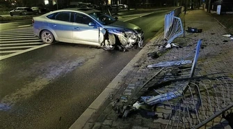 Pijany zakończył jazdę na barierkach